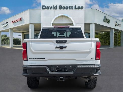 Used 2025 Chevrolet Silverado 2500 LT w/ Trail Boss Package AWD/4WD image 8