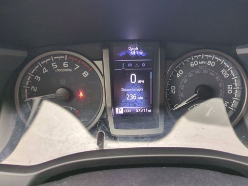 Used 2022 Toyota Tacoma TRD Off-Road image 11