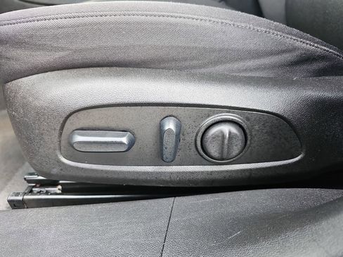 Used 2024 Chevrolet Malibu LT image 32