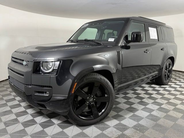 Used 2025 Land Rover Defender 130 X-Dynamic SE AWD/4WD image 1
