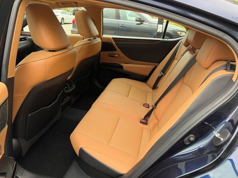 Used 2022 Lexus ES 300h w/ Premium Package FWD image 6