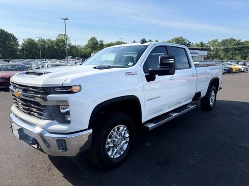 Used 2025 Chevrolet Silverado 2500 LT AWD/4WD image 7