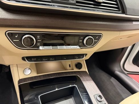 Used 2021 Audi Q5 2.0T Premium Plus w/ Premium Plus Package AWD/4WD image 43