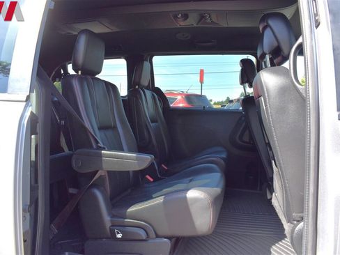 Used 2019 Dodge Grand Caravan GT image 27