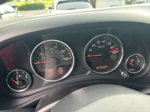 Used 2016 Jeep Wrangler Unlimited Rubicon AWD/4WD image 12
