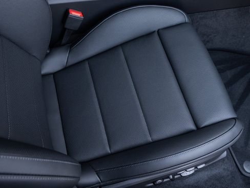 New 2025 Porsche Macan Electric image 45