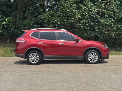 Used 2016 Nissan Rogue SV FWD image 4