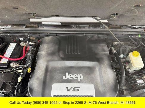 Used 2014 Jeep Wrangler Unlimited Rubicon w/ Max Tow Package AWD/4WD image 13