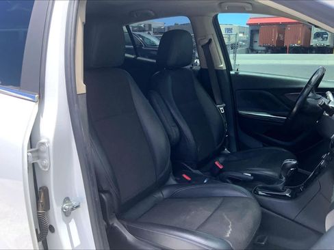 Used 2021 Buick Encore Preferred w/ Safety Package II FWD image 13