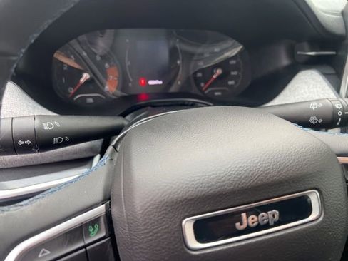 Used 2022 Jeep Compass Latitude AWD/4WD image 13