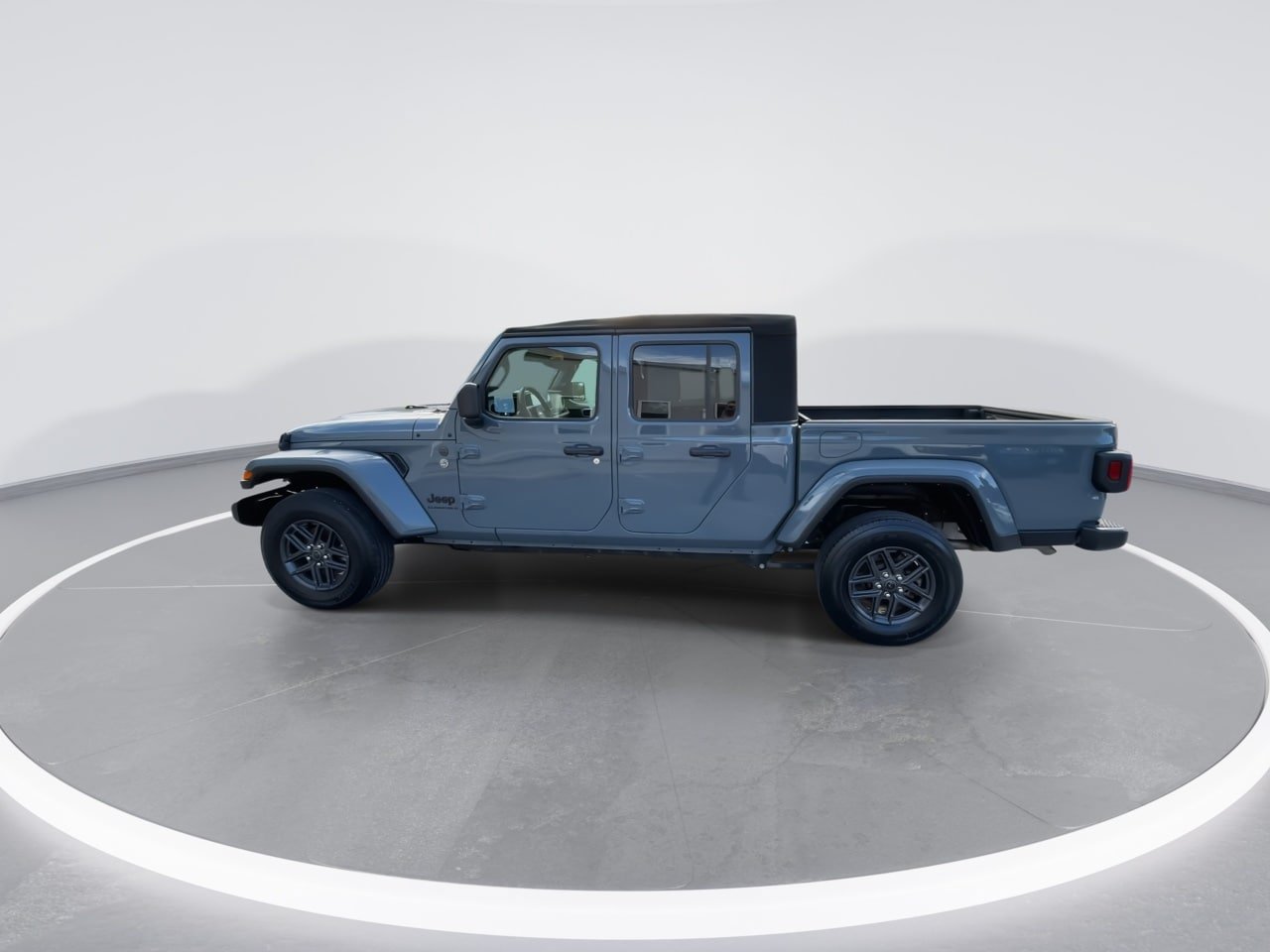 Used 2024 Jeep Gladiator Sport AWD/4WD image 11