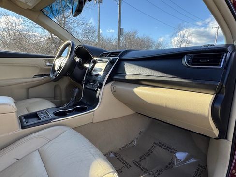 Used 2016 Toyota Camry XLE image 13