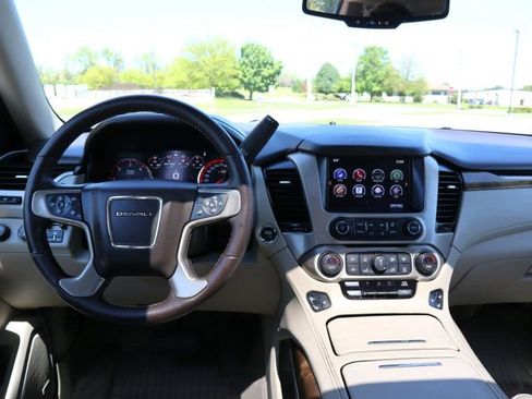 Used 2016 GMC Yukon XL Denali w/ Open Road Package AWD/4WD image 12