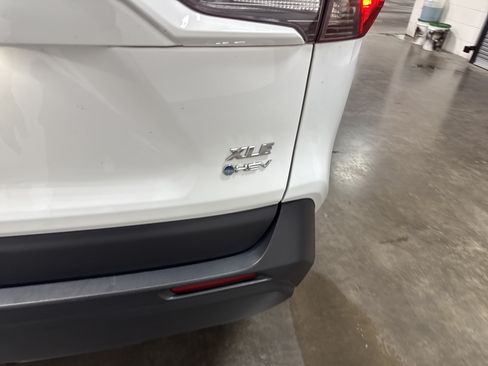 Used 2025 Toyota RAV4 XLE AWD/4WD image 29