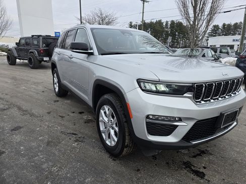 Used 2023 Jeep Grand Cherokee Limited image 10