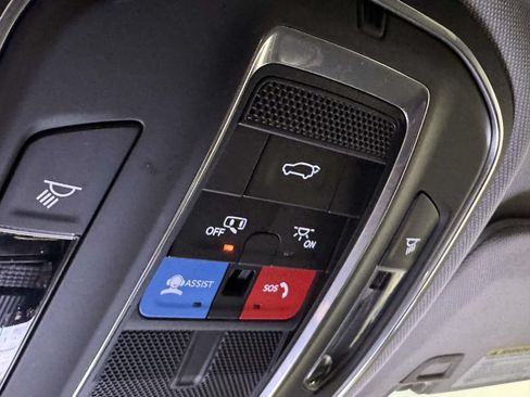 Used 2023 Jeep Grand Cherokee Limited w/ Black Appearance Package AWD/4WD image 29