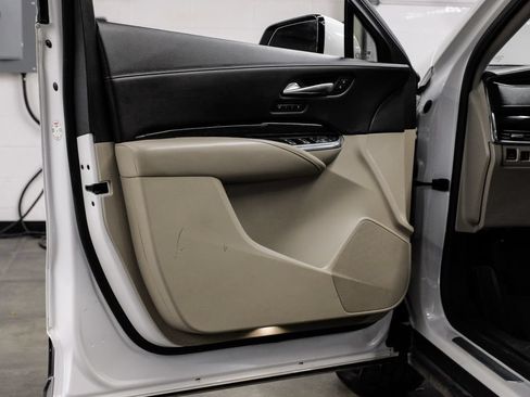 Used 2021 Cadillac XT4 Premium Luxury FWD image 48