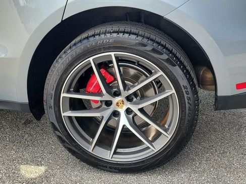 Certified 2023 Porsche Macan S AWD/4WD image 13