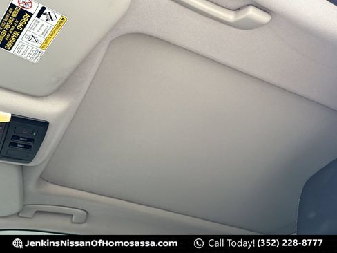 Certified 2021 Nissan Rogue Platinum FWD image 34