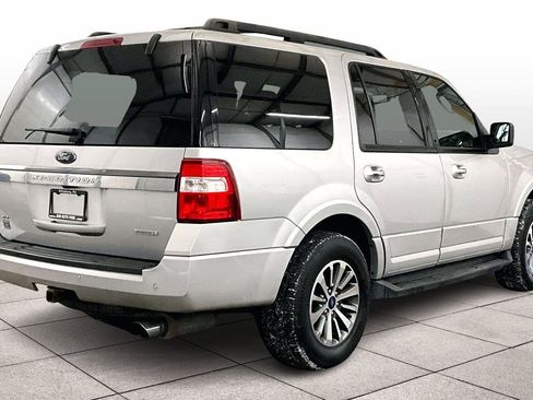 Used 2017 Ford Expedition XLT image 12