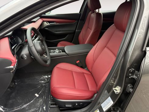 New 2026 MAZDA MAZDA3 Hatchback w/Premium Plus Pkg image 10