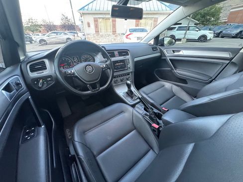 Used 2017 Volkswagen Golf SE FWD image 17