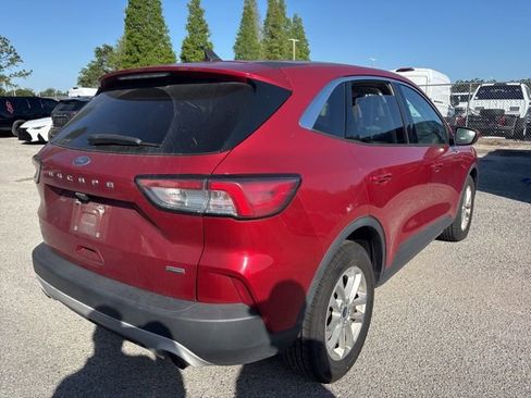 Used 2021 Ford Escape SE image 5