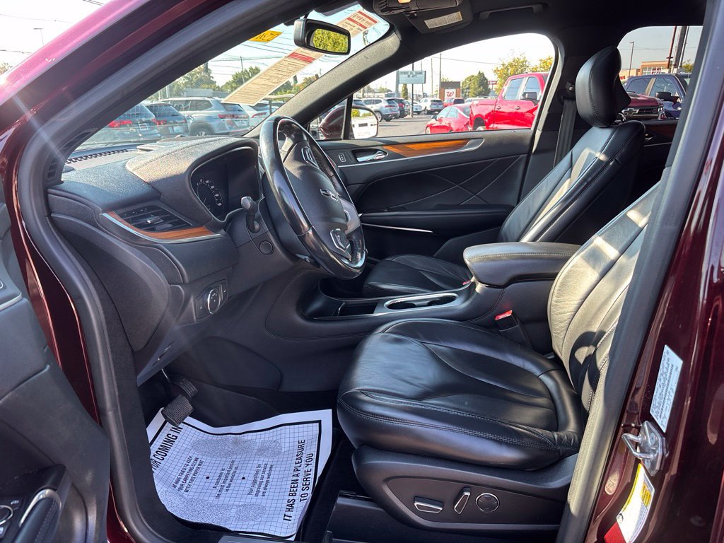 Used 2019 Lincoln MKC Select w/ Select Plus Package FWD image 16