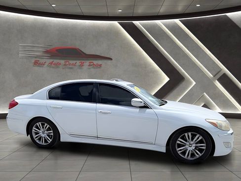 Used 2012 Hyundai Genesis 4.6 RWD image 11