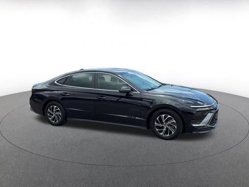 Used 2026 Hyundai Sonata Blue FWD image 2