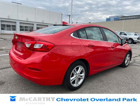 Used 2017 Chevrolet Cruze LT w/ Convenience Package image 3