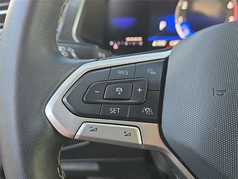 Used 2024 Volkswagen Tiguan SE image 22