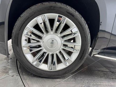 Used 2015 Cadillac Escalade Luxury RWD image 10