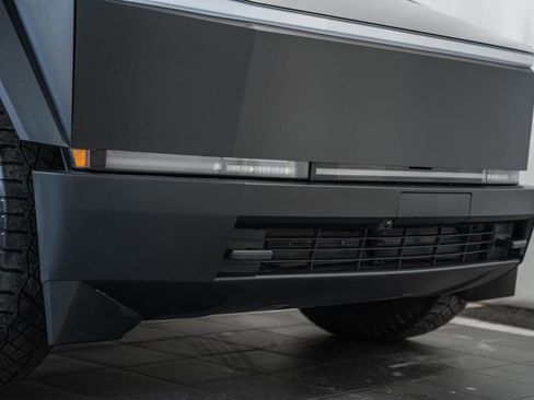 Used 2024 Tesla Cybertruck AWD Crew Cab image 17