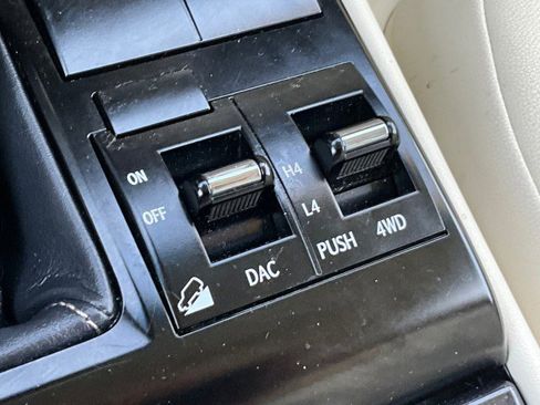 Used 2021 Lexus GX 460 Premium w/ Accessory Package image 24