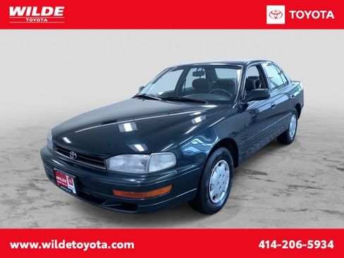 Used 1993 Toyota Camry LE FWD image 1