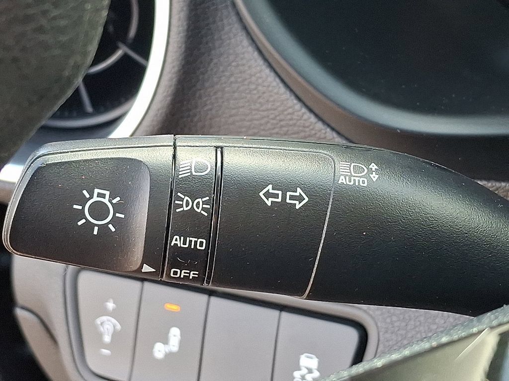 Used 2023 Kia Forte LXS w/ LXS Technology Package FWD image 25