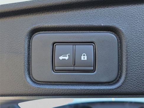 New 2026 Nissan Pathfinder SV image 18