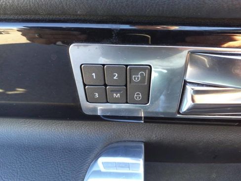 Used 2011 Land Rover LR4 HSE LUX image 16