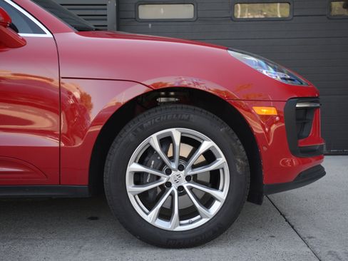 Certified 2026 Porsche Macan AWD/4WD image 41