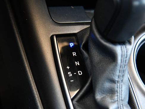 Used 2022 Toyota Camry SE FWD image 24