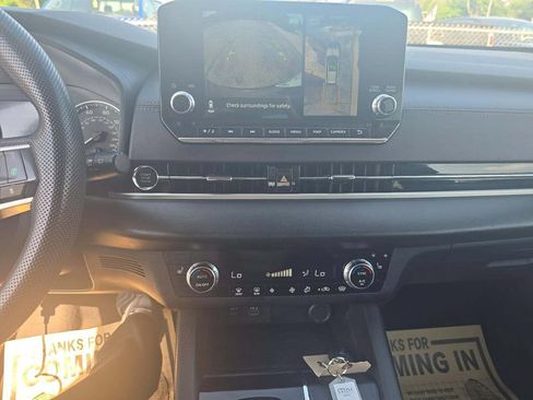 Used 2023 Mitsubishi Outlander SE AWD/4WD image 4