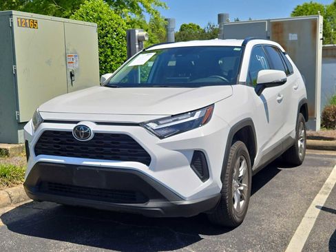 Used 2024 Toyota RAV4 XLE image 3