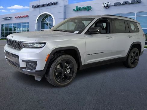 New 2025 Jeep Grand Cherokee L Altitude RWD image 4