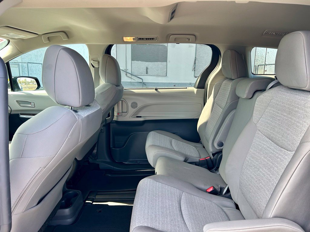 Certified 2024 Toyota Sienna LE AWD/4WD image 12
