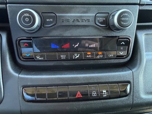 Used 2023 RAM ProMaster 3500 FWD image 38
