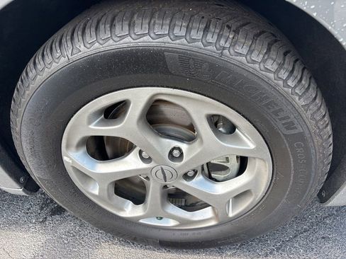 Used 2022 Chrysler Pacifica Limited FWD image 8