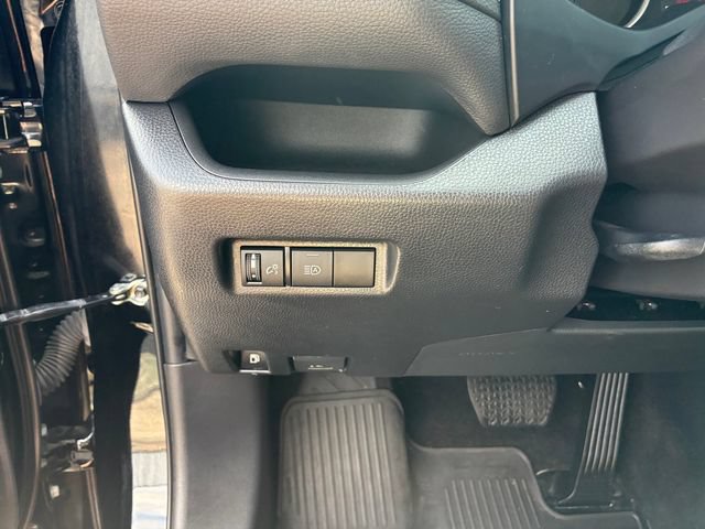 Used 2022 Toyota RAV4 LE AWD/4WD image 52