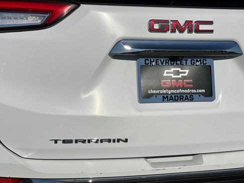 Used 2024 GMC Terrain SLT AWD/4WD image 50