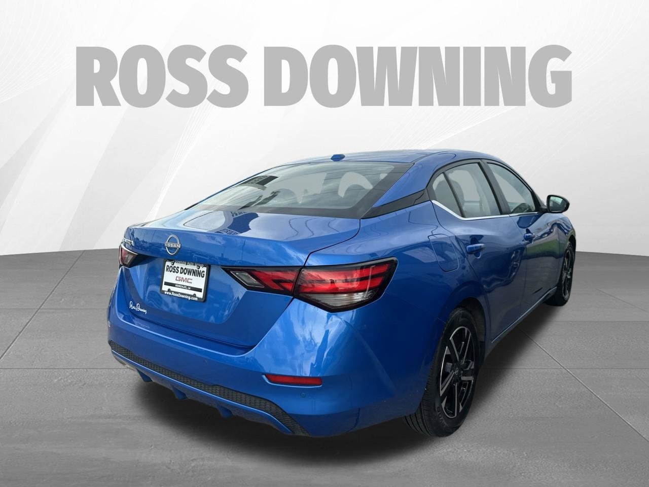 Used 2025 Nissan Sentra SV FWD image 4